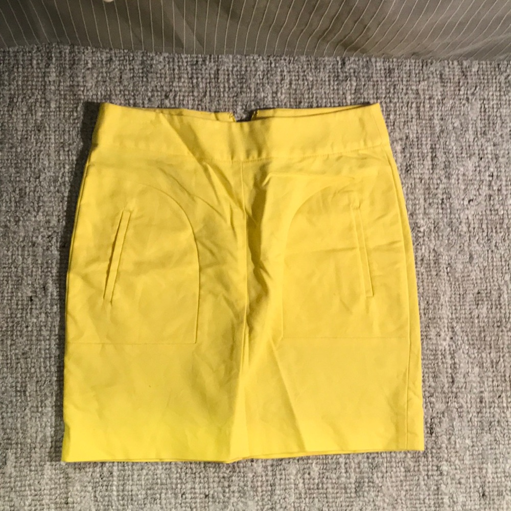 Sunshine yellow skirt!